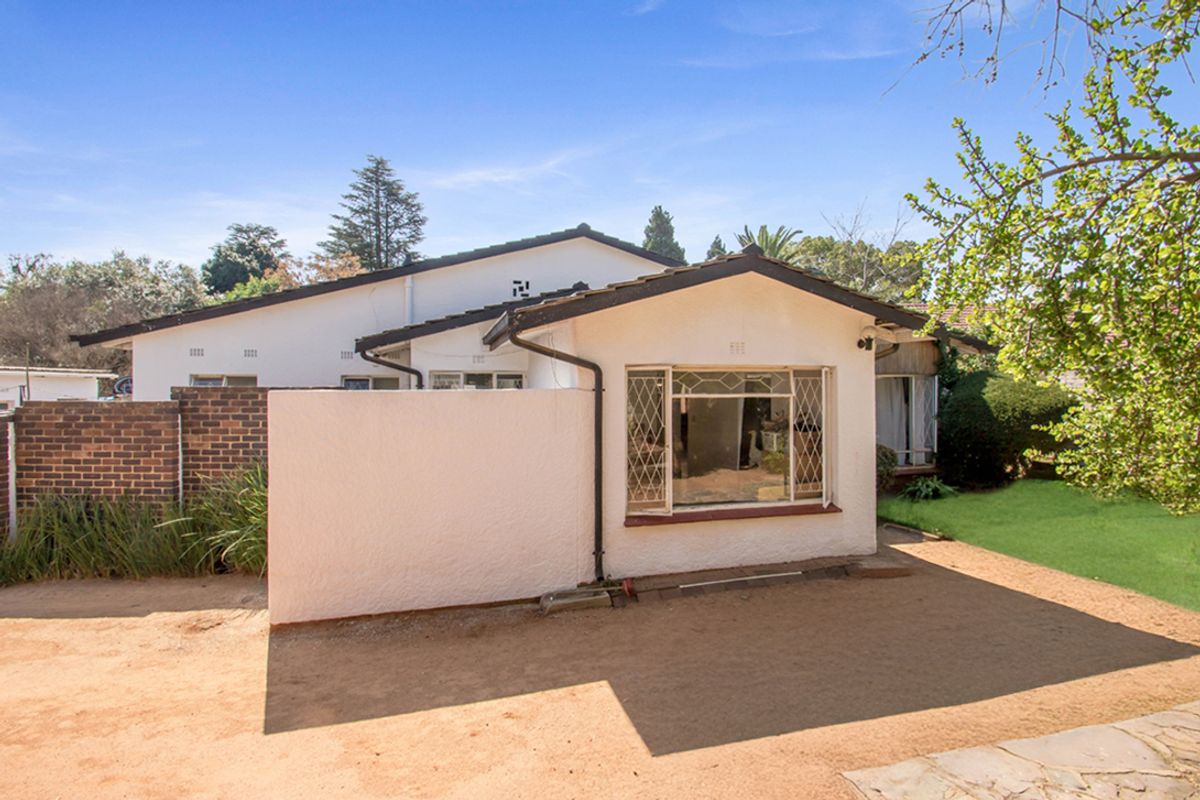 Spacious and Versatile Family Home to Rent - Photo 2