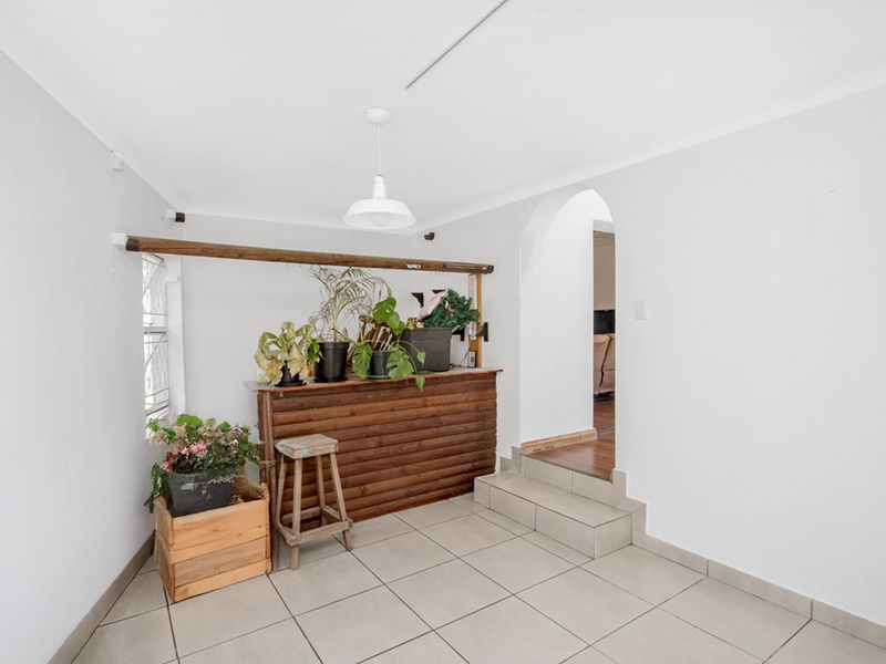 Spacious and Versatile Family Home to Rent - Photo 6