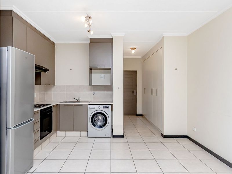 Studio Apartment for sale in Casablanca, Lonehill. - Photo 4