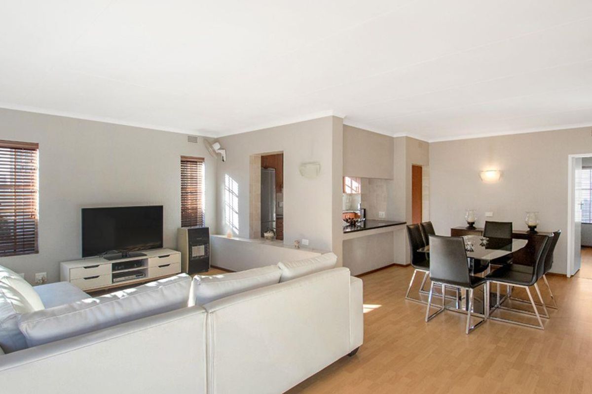 Modern Top-Floor Apartment for Sale in Hazelmere | Lock-Up-and-Go Living - Photo 2