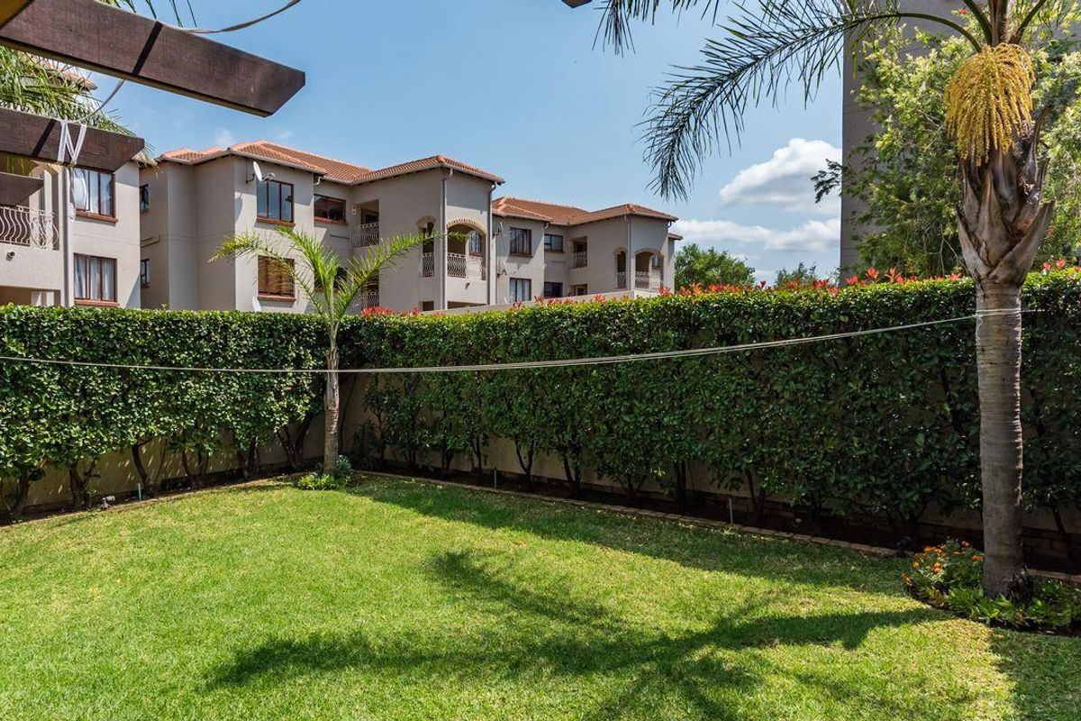 Ground-Floor Unit with Large Private Garden | Priced to Sell - Photo 2