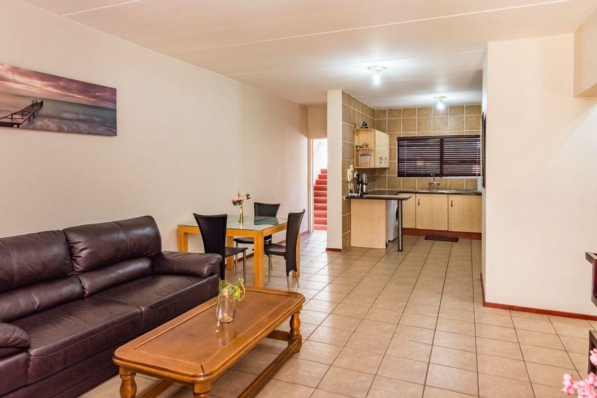 Ground-Floor Unit with Large Private Garden | Priced to Sell - Photo 4