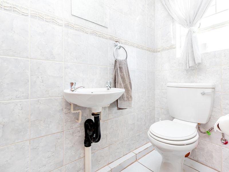 Spacious 2 bedroom townhouse in Noordheuwel! - Photo 6