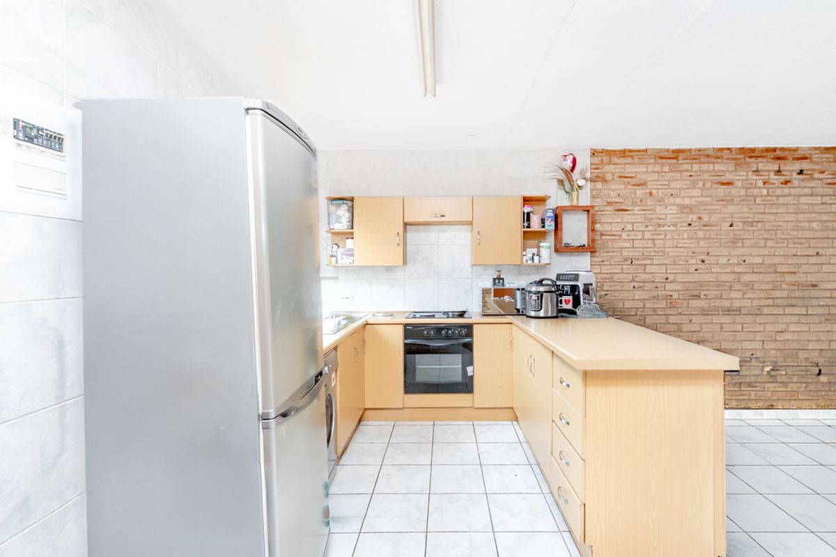 Spacious 2 bedroom townhouse in Noordheuwel! - Photo 5