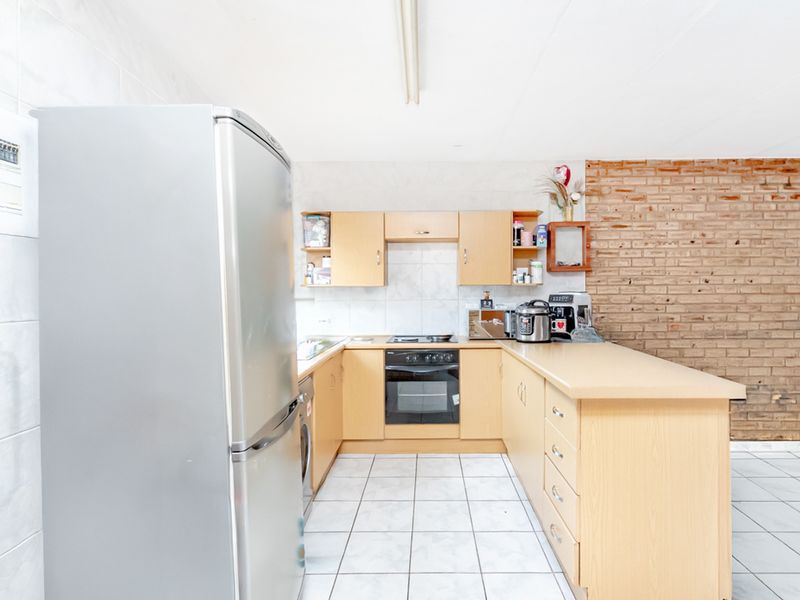 Spacious 2 bedroom townhouse in Noordheuwel! - Photo 5