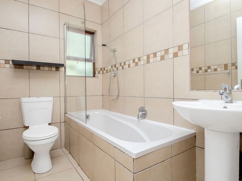 Ground floor two bedroom unit in Riverglades Estate - Photo 10