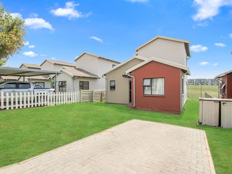 3 Bedroom 2 Bathroom Home For sale in Midrand - Photo 2