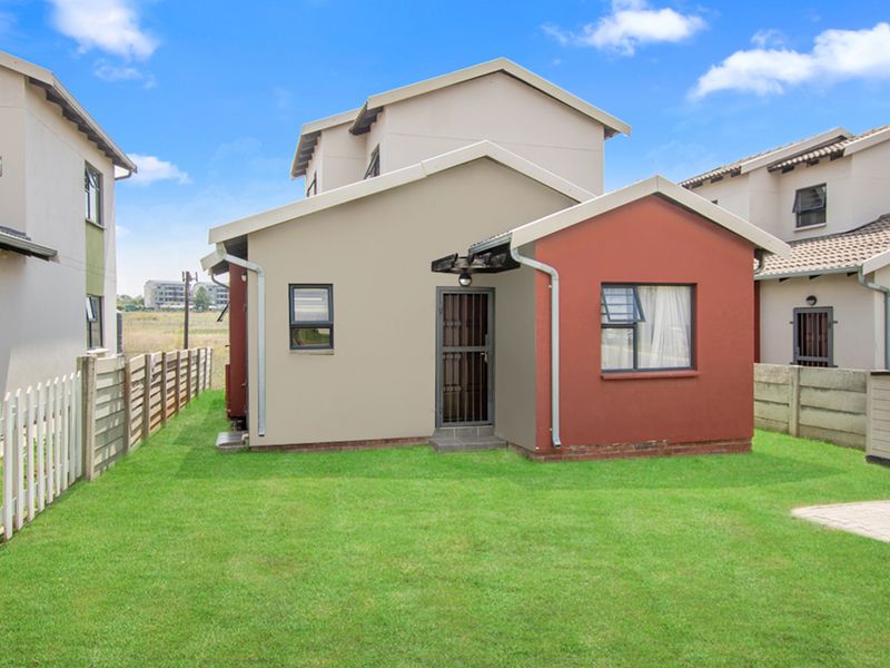 3 Bedroom 2 Bathroom Home For sale in Midrand - Photo 3