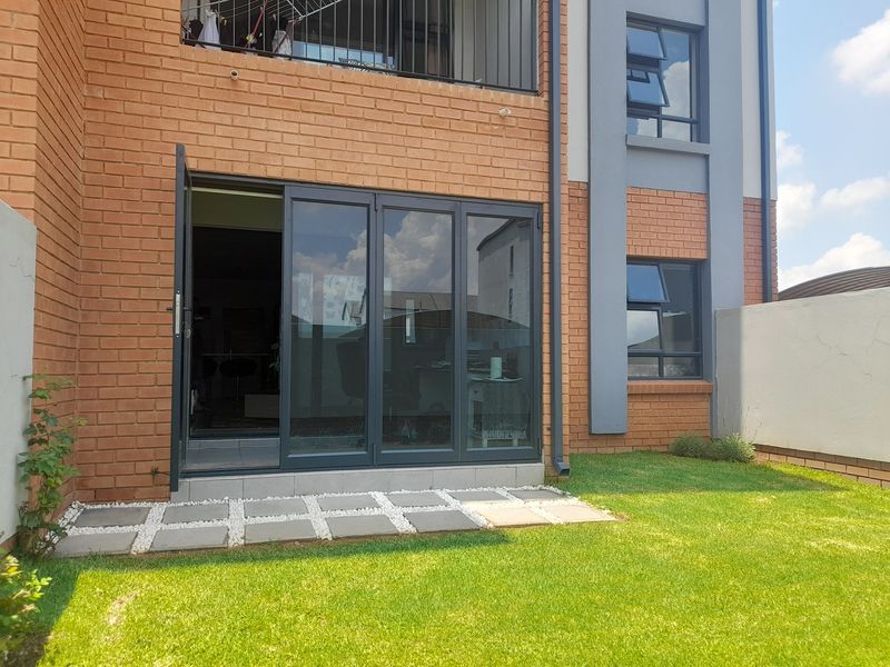 Ground Floor Unit for sale with Private garden - Photo 2