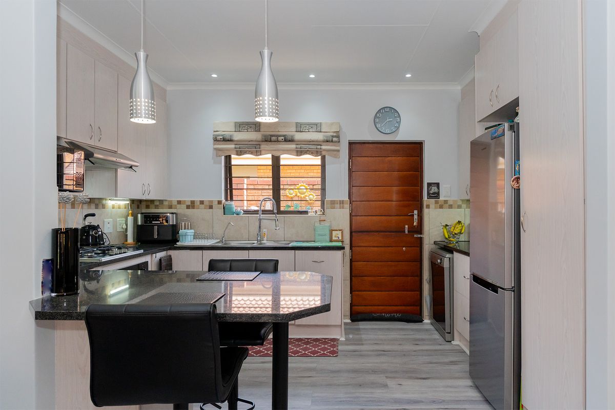 Retirement Living at its Finest - Photo 4