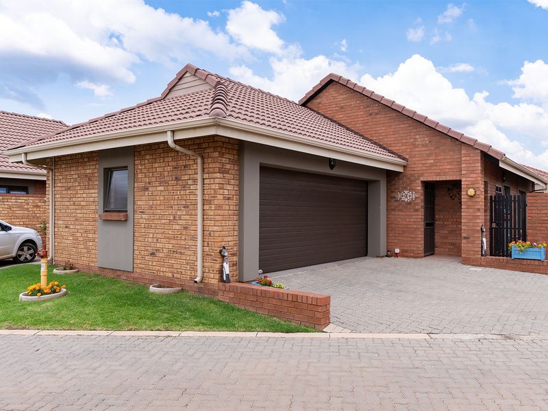 Retirement Living at its Finest - Photo 3