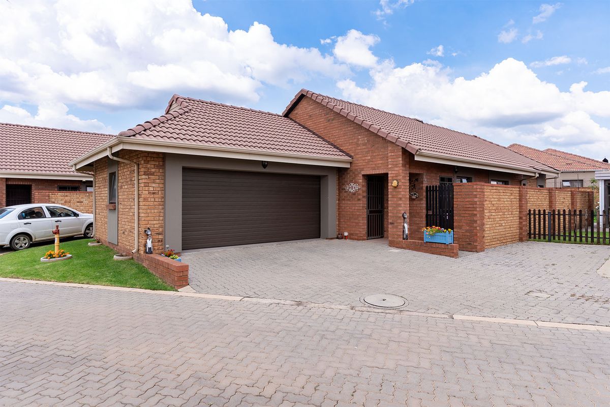 Retirement Living at its Finest - Photo 2