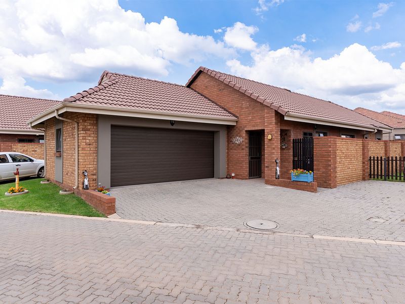 Retirement Living at its Finest - Photo 2