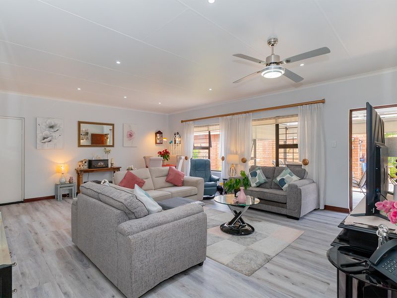 Retirement Living at its Finest - Photo 10