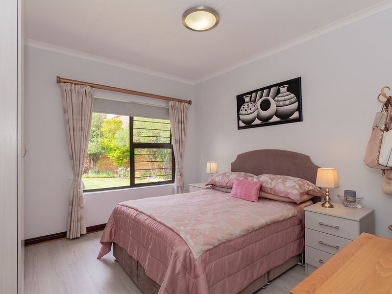 Retirement Living at its Finest - Photo 7