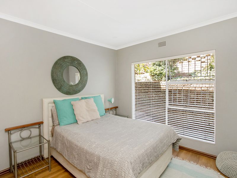 Upgraded family home with stunning 360-degree views! - Photo 10