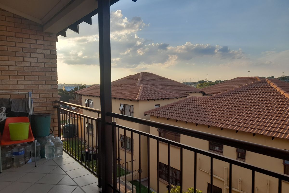 Stunning Unit for sale in Winchester hills - Photo 4