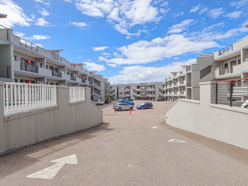 Modern Apartment with Holiday Letting Potential - Photo 3