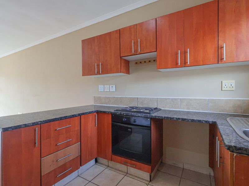 Modern Apartment with Holiday Letting Potential - Photo 9