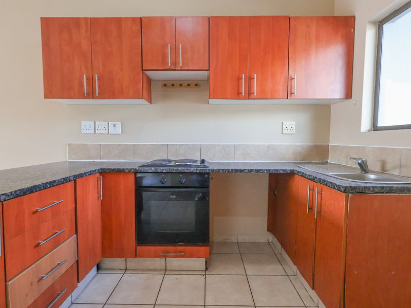 Modern Apartment with Holiday Letting Potential - Photo 6