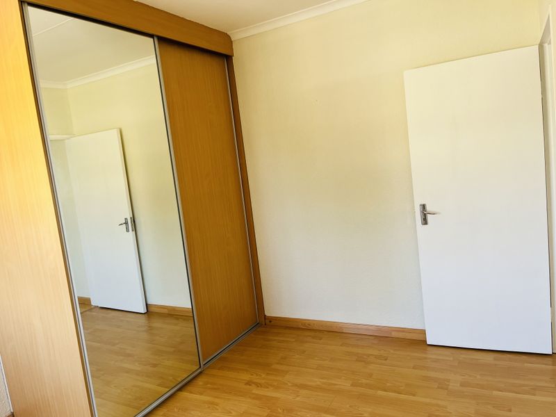 2 Bedroom Easy Living With Balcony!!! - Photo 9