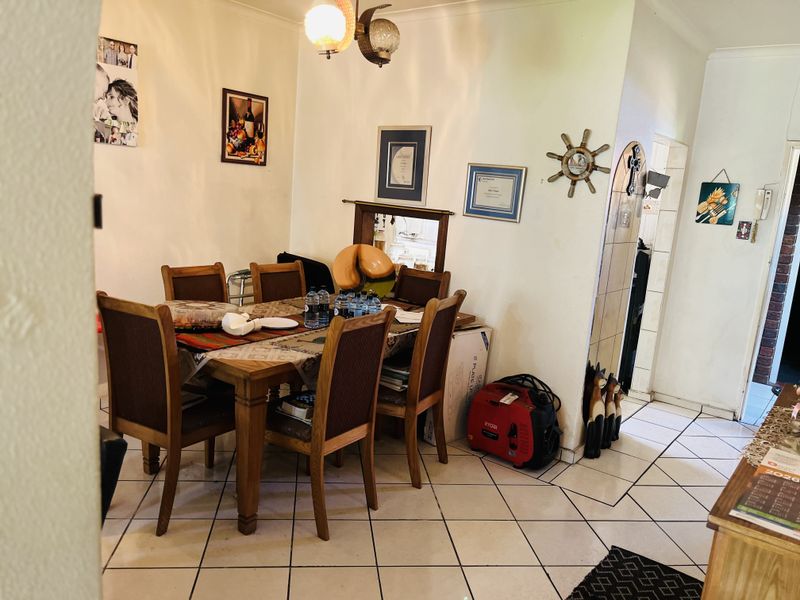 Freestanding, Private Garden, 2 Parking - Photo 5