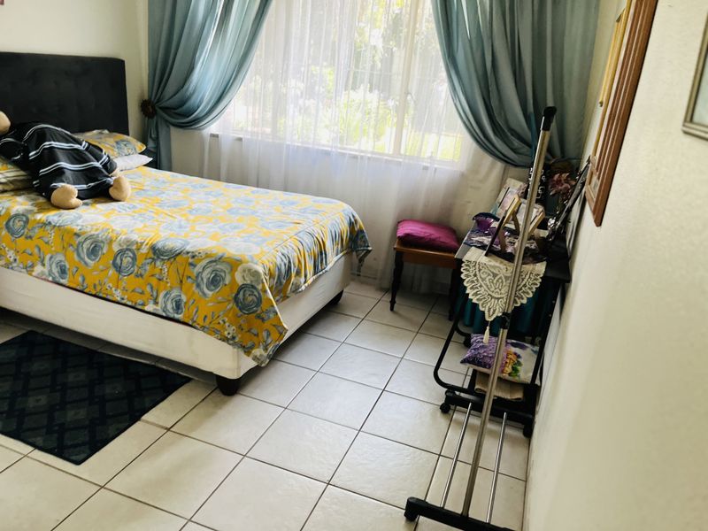 Freestanding, Private Garden, 2 Parking - Photo 9