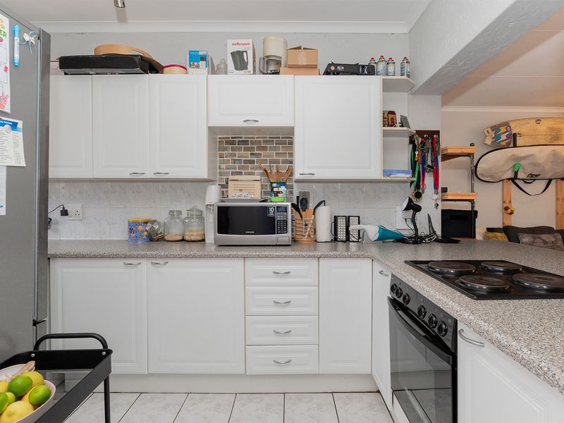 Secure & Stylish 2nd Floor Apartment in Farrarmere Country Estates - Photo 6