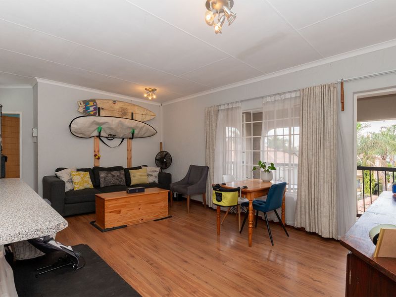 Secure & Stylish 2nd Floor Apartment in Farrarmere Country Estates - Photo 3