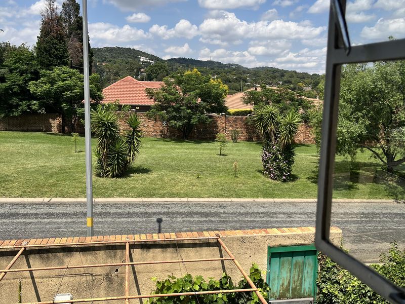 DOUBLE STOREY HOME IN SECURE ESSEXWOLD SUBURB WITH SELF CONTAINED FLATLET - Photo 4