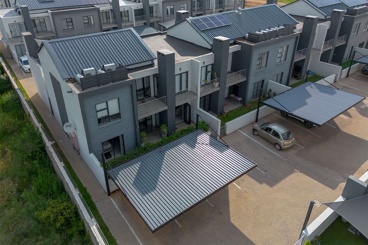 MODERN FAMILY ground floor Townhouse IN RYNFIELD, BENONI - Photo 3