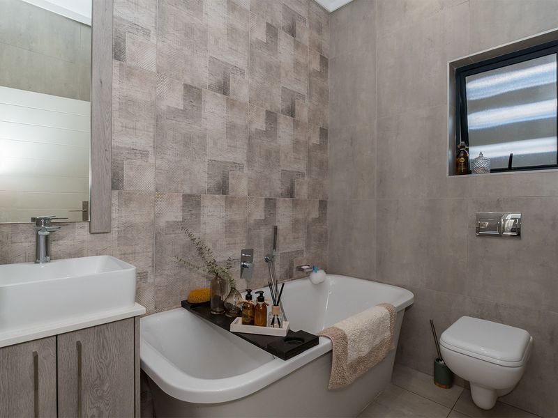 MODERN FAMILY ground floor Townhouse IN RYNFIELD, BENONI - Photo 8