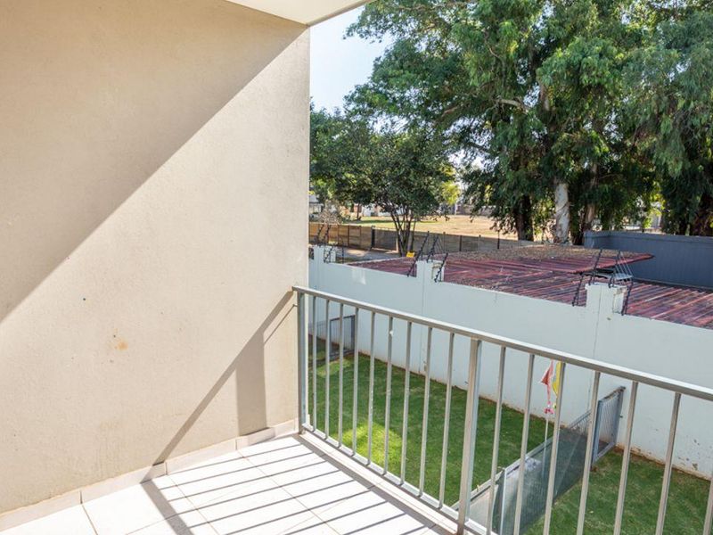 Modern 2-Bedroom First Floor Apartment – Freshly Painted & Move-In Ready - Photo 7