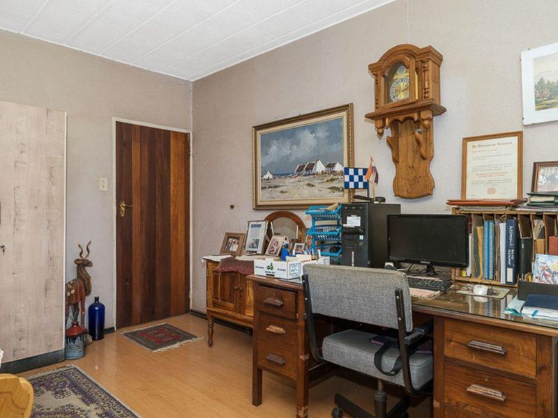 Neat 2 Bed 1 Bath Ground Floor Unit - Photo 5