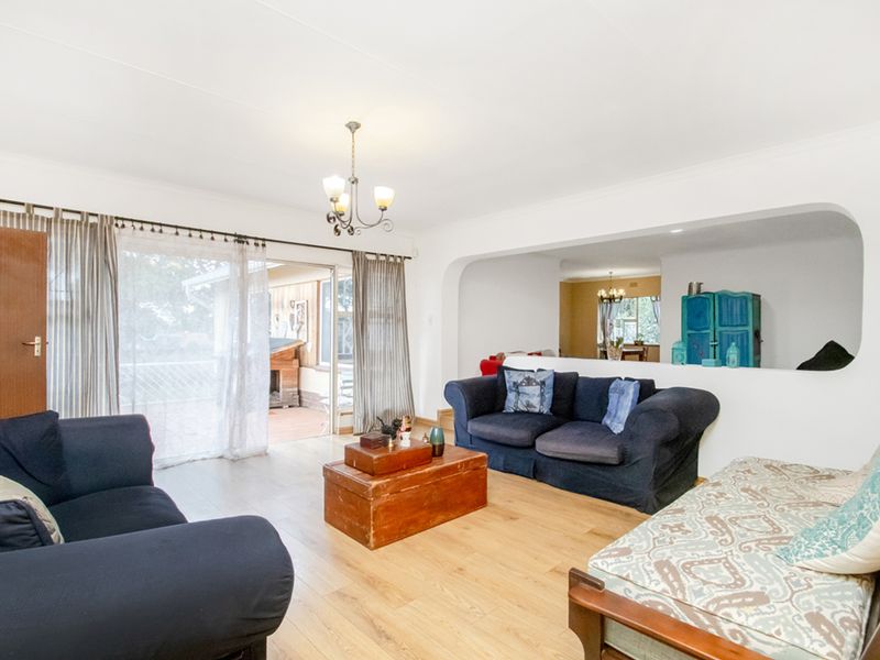 Spacious Family Home in Sought-After Wilro Park! - Photo 5