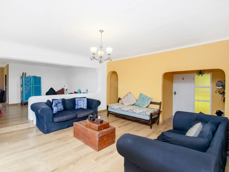 Spacious Family Home in Sought-After Wilro Park! - Photo 6