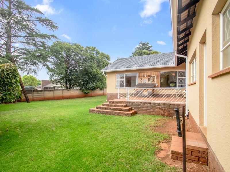 Spacious Family Home in Sought-After Wilro Park! - Photo 2