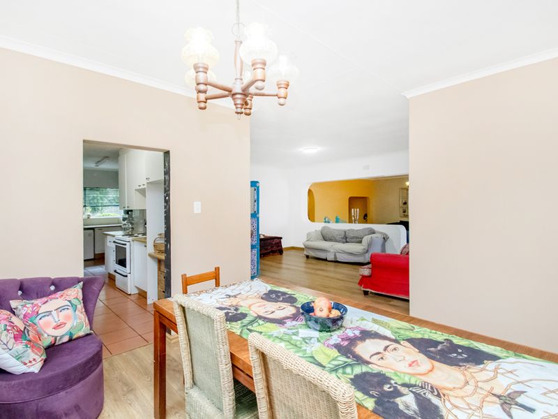 Spacious Family Home in Sought-After Wilro Park! - Photo 8