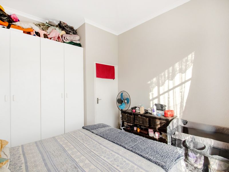 2 bedroom, 1 bathroom home - Photo 10