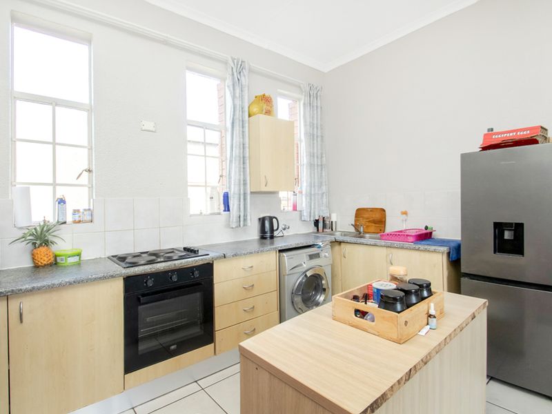 2 bedroom, 1 bathroom home - Photo 8