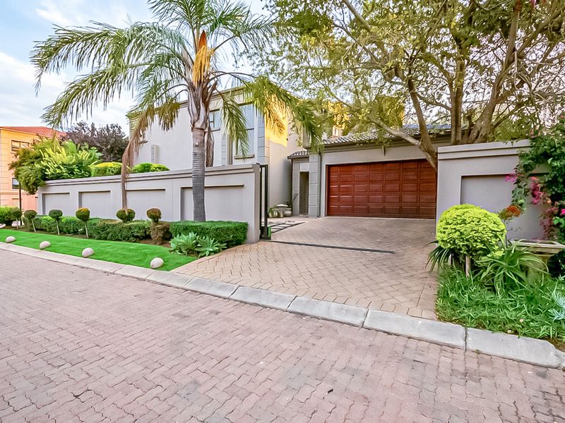 3 Bedroom 2.5 Bathroom  Full title Home for sale in Kyalami - Photo 5