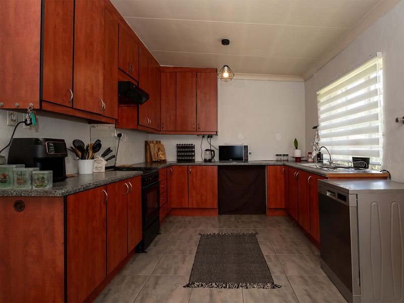 No Longer Available – Under Offer - Photo 9