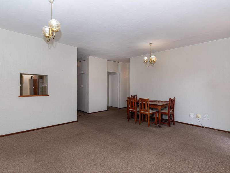 Well Maintained 2 Bedroom 1 Bathroom Ground-Floor Townhouse in Secure Complex of Paul Mews - Photo 5