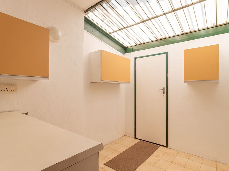 Well Maintained 2 Bedroom 1 Bathroom Ground-Floor Townhouse in Secure Complex of Paul Mews - Photo 10