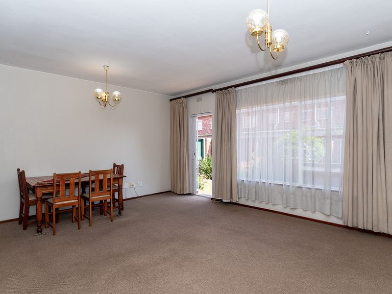 Well Maintained 2 Bedroom 1 Bathroom Ground-Floor Townhouse in Secure Complex of Paul Mews - Photo 4