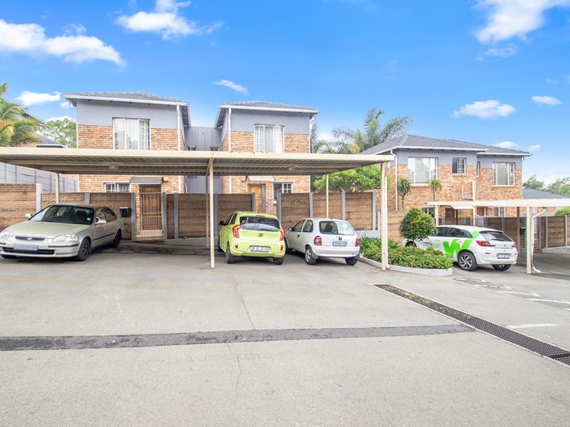 Secure 2-Bedroom Townhouse in Bellairs Park - Photo 2