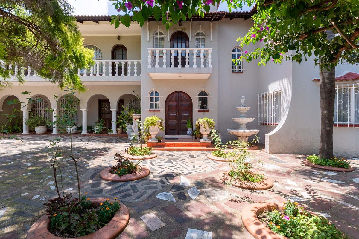 One owner self-built stunning 5 bedroom family home nestled in the secure Dalpark ext 5. - Photo 3