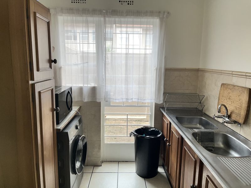 DUPLEX WITH GARDEN IN SECURE COMPLEX - Photo 9