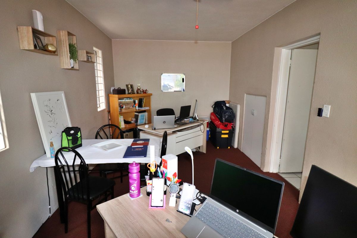 3 Bedroom Cluster for Sale in Hurlyvale, Edenvale - Photo 5