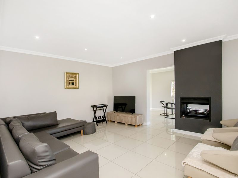 3/4 Bedroom home with 3 bathrooms - Photo 5